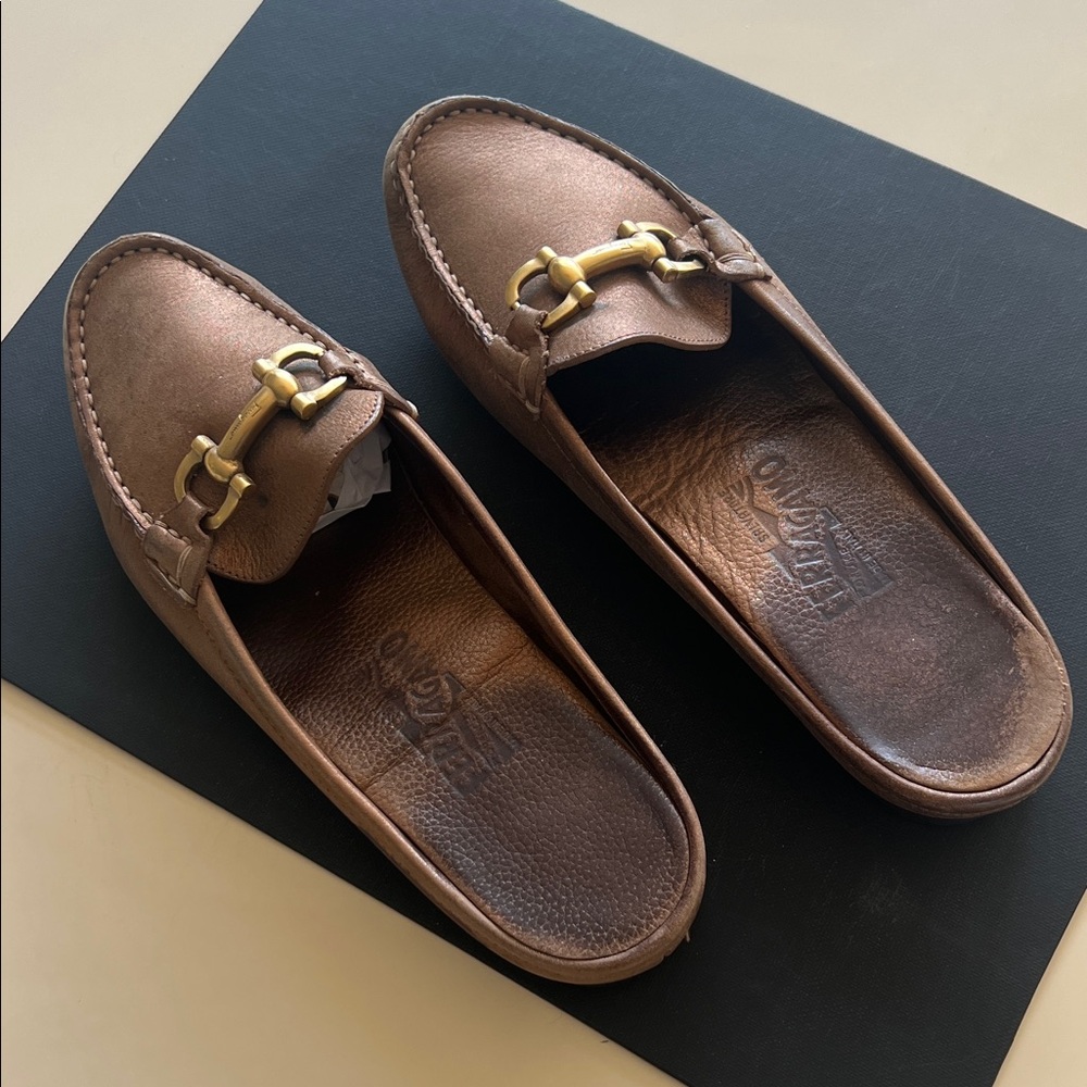 Salvatore Ferragamo Metallic Tan Leather Driver Mule Slip-Ons with Gold Hardware